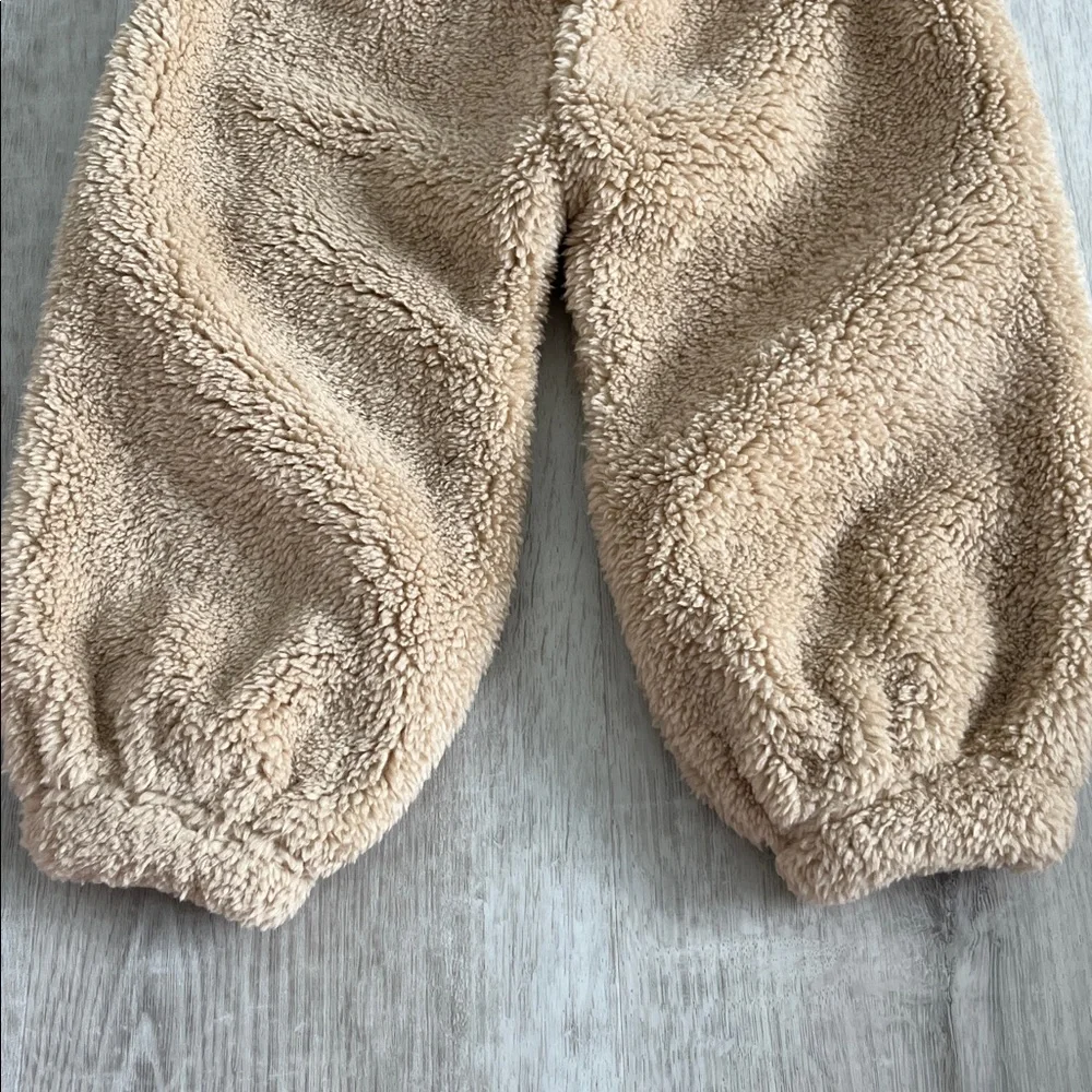 Rylee + Cru Sherpa Jogger Pants Sweatpants Beige Cozy 18-24 M NWT Winter Neutral